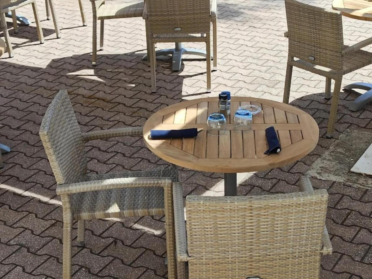 לה קיוטאט Hotel Restaurant Miramar L'Orchidee מראה חיצוני תמונה