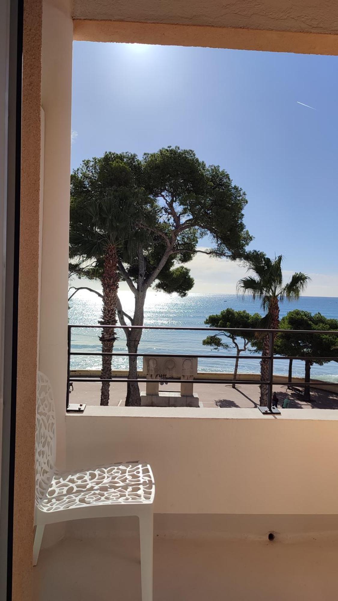 לה קיוטאט Hotel Restaurant Miramar L'Orchidee מראה חיצוני תמונה