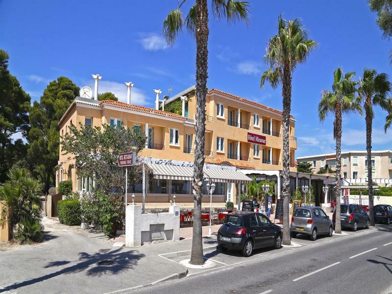 לה קיוטאט Hotel Restaurant Miramar L'Orchidee מראה חיצוני תמונה