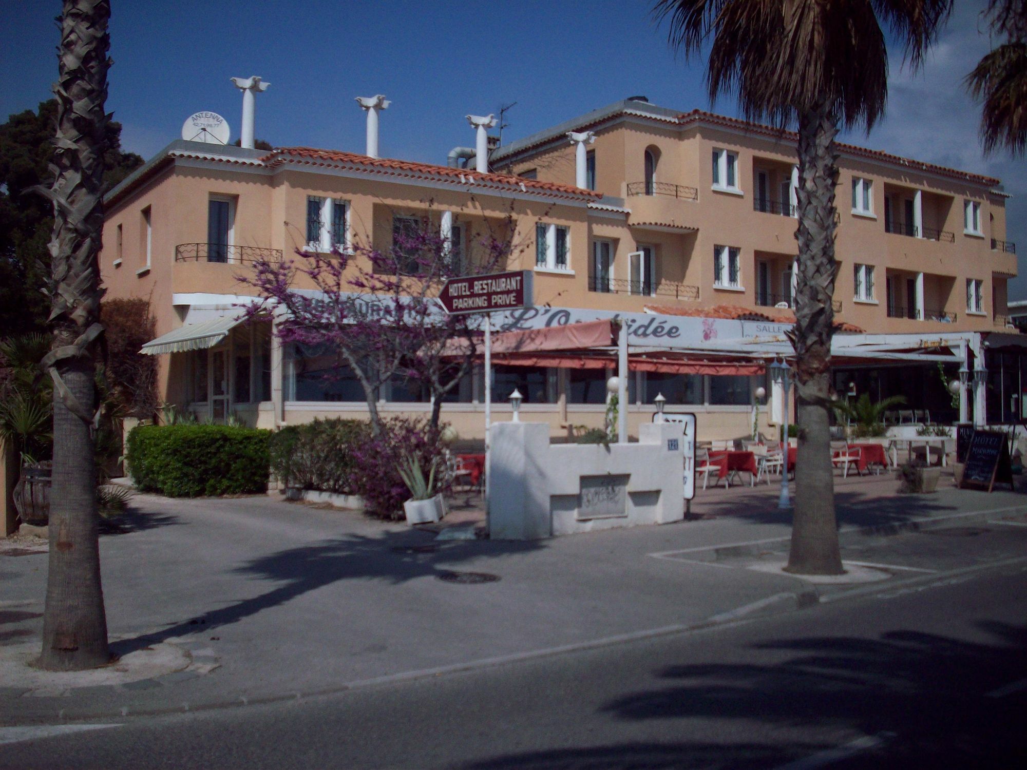 לה קיוטאט Hotel Restaurant Miramar L'Orchidee מראה חיצוני תמונה